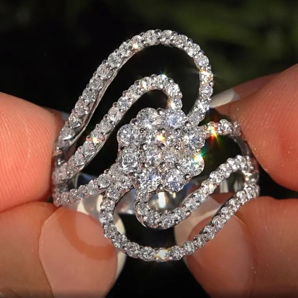 Elegant diamond wedding ring sz 6
